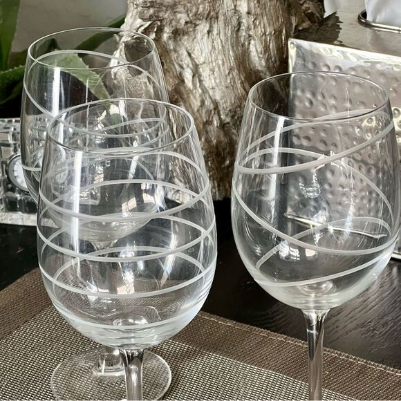 3 Mikasa Cheers Wine Glasses 16 oz etched  3 Set Swirls Holiday - Picture 4 of 5